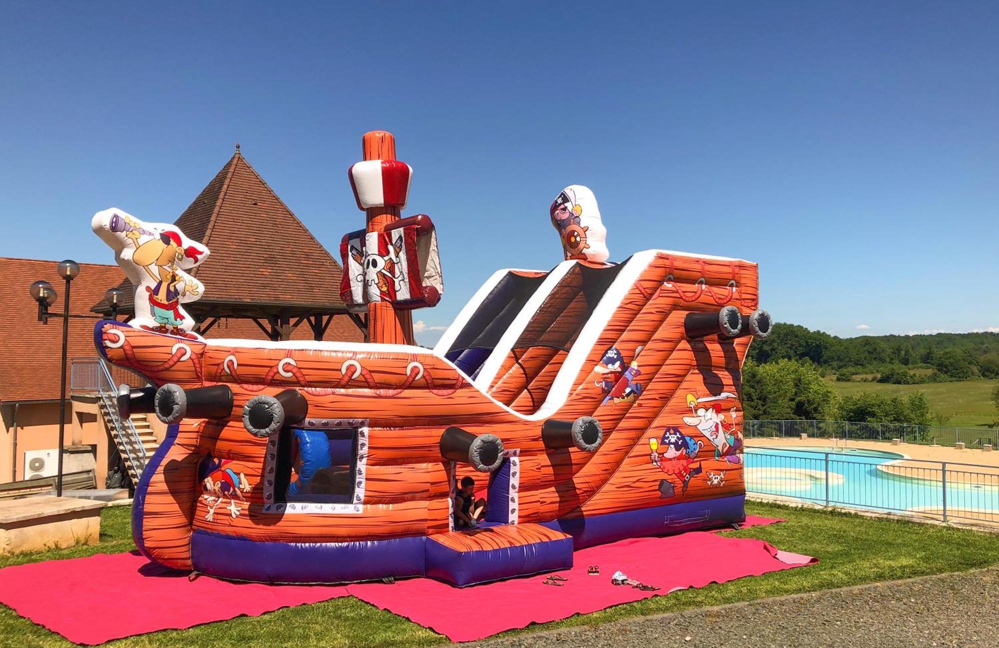 Gites Les Sources Hautefort Exterior foto