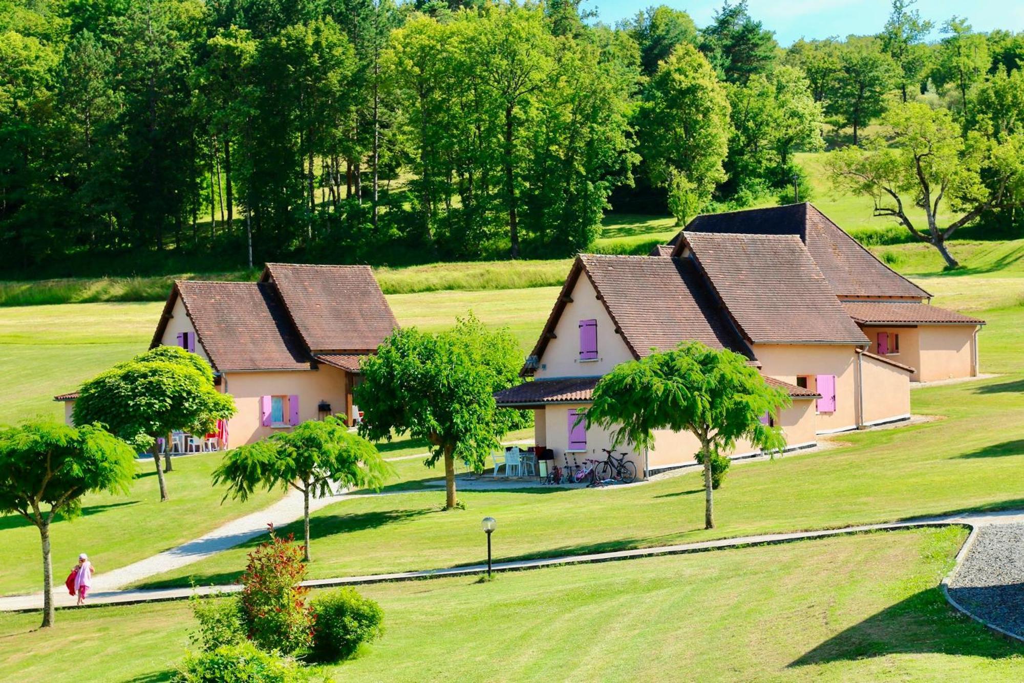 Gites Les Sources Hautefort Exterior foto